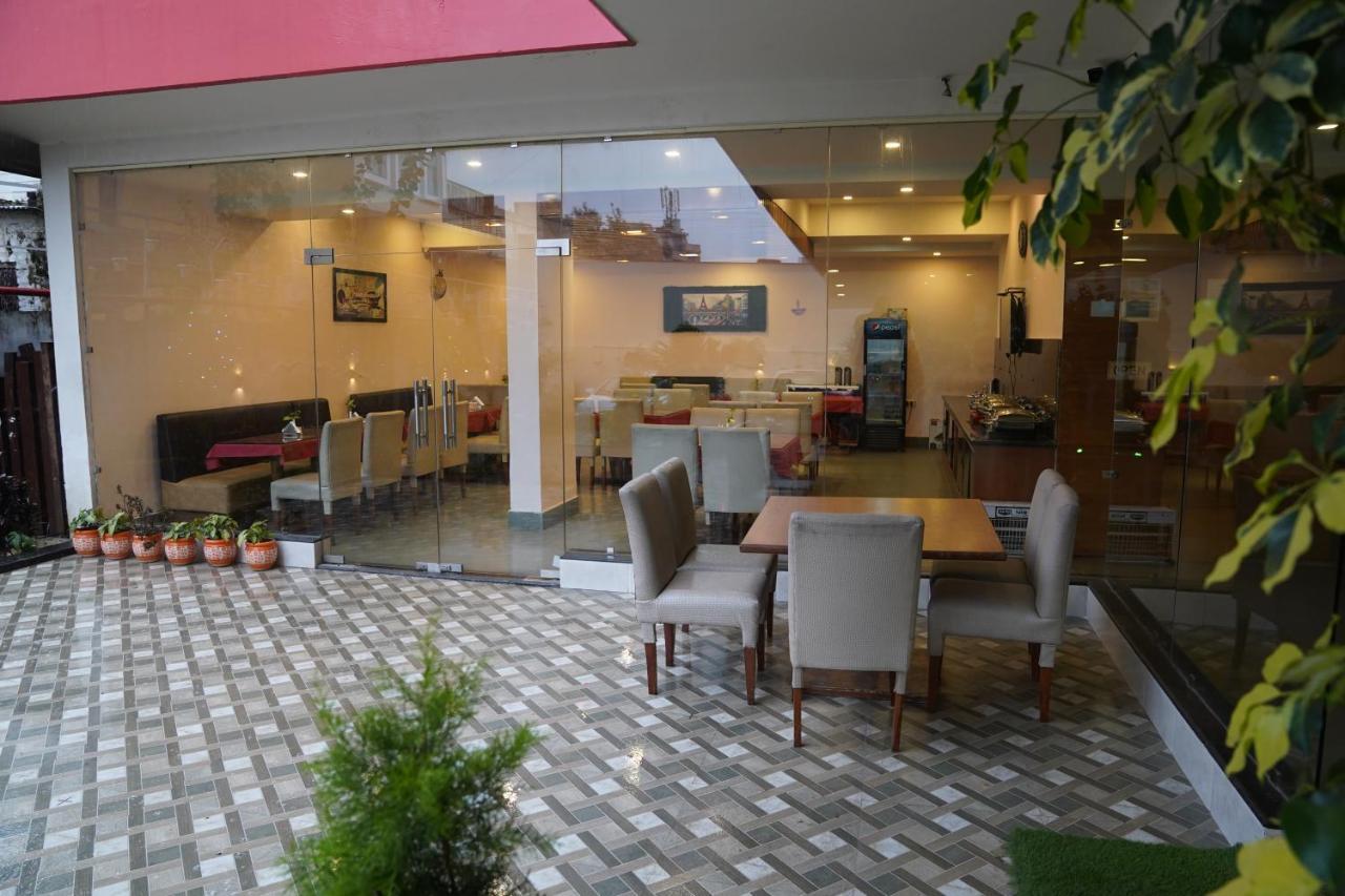 Rama Trident, Katra Hotel Eksteriør billede